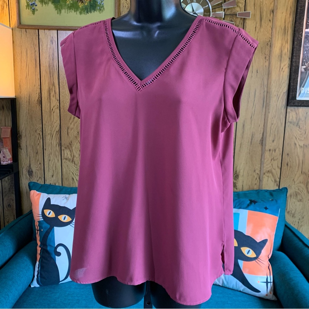 DR2 Flowy Cutouts Blouse